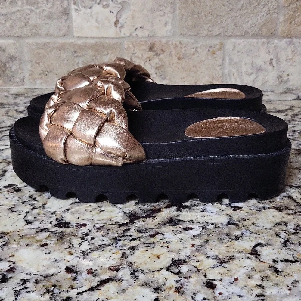 Chase + Chloe Lima Wedge Slide Sandals
